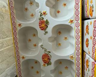 Temp-tations Pumpkin Patch 6-Well Muffin Pan