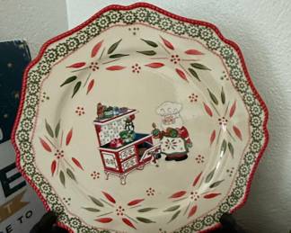 Pfaltzgraff Santa's Workshop Holiday Plate