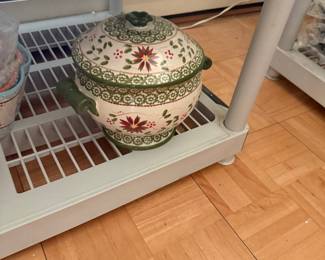 Temp-tations by Tara Old World Green Poinsettia Tureen