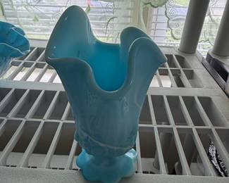 Fenton Blue Marble Rose Handkerchief Vase