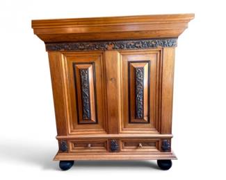 68 EuropeanStyleSolidWoodCarved2DoorStorageCabinetHeavy