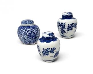 57 BlueWhiteFloralPorcelainGingerJarswithLids3Pieces