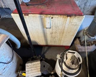 Parts cleaner
