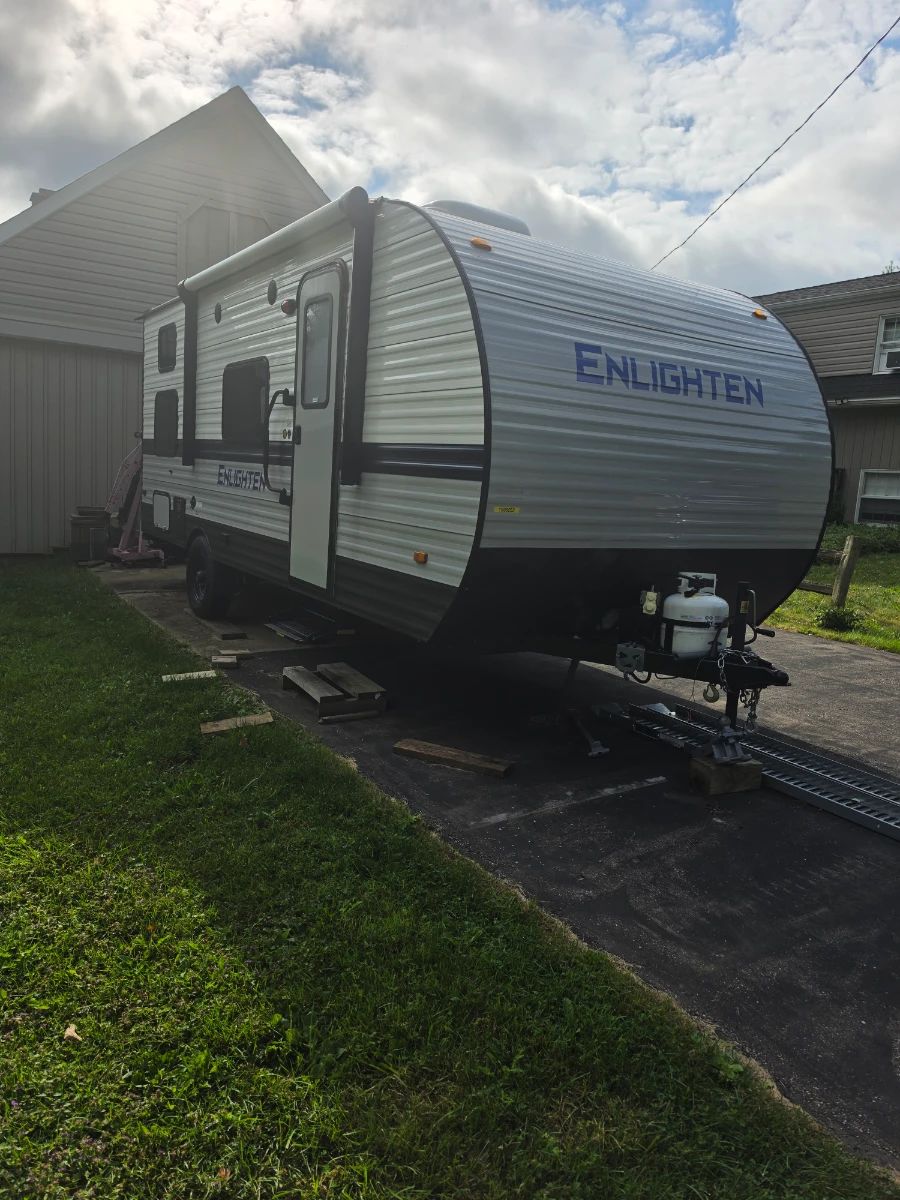 2022 Gulf Stream "Enlighten" motor home. 29'