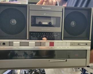 Panasonic "boom box". Record player, radio, cassette player. Very nice!