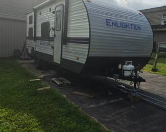 2022 Gulf Stream "Enlighten" motor home. 29'