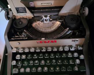 Royal aristocrat typewriter