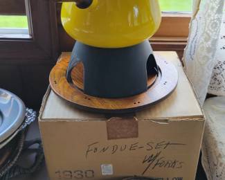 Vintage fondue pot