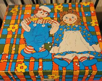 Raggedy Ann and Andy record player