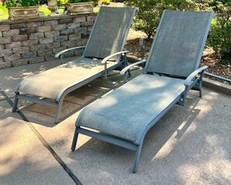 Chaise  pool loungers