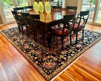 Oversize 8 x 5‘ dining room table on a 9 x 12 rug