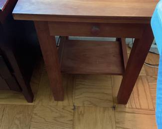 Solid oak end table 