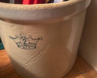 2 gallon stoneware crock by the Robinson Ransbottom Pottery 
