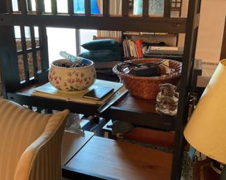 Shelving unit 