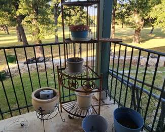 plant stands, planters
