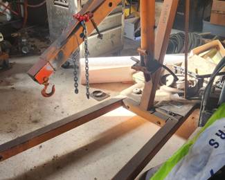 Engine hoists