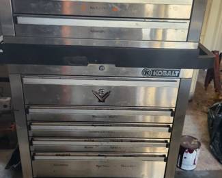 Tool cabinet