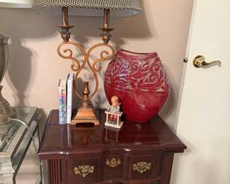 Hummel Figurine 'We Thank the Lord'