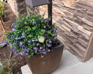 Chelsea Gardener Solar Planter Light