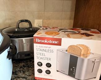 Brookstone 2-Slice Stainless Steel Pop-Up Toaster