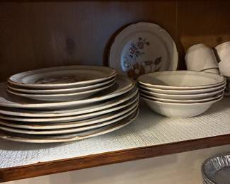 Stoneware set of dishes