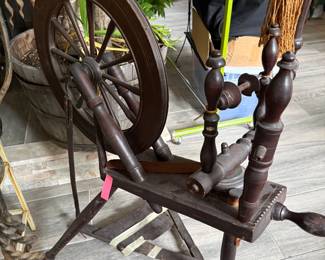 Vintage spinning wheel
