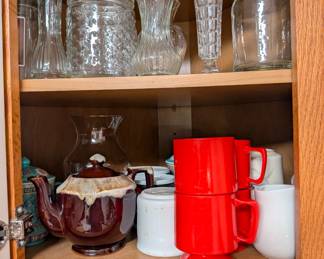 Kitchenware (including camping kitchenware)