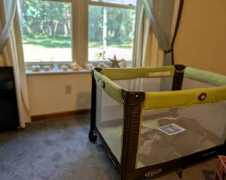 Graco Pack'nPlay and Decor