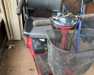Pride mobility scooter 4 wheeler $200 needs new battery
