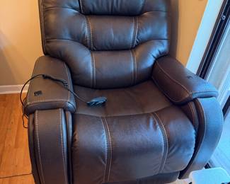 Mobility Lift Chair, Super Clean $250