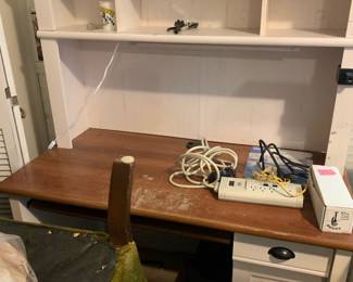 Computer desk