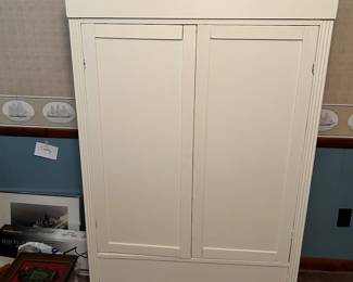 Armoire