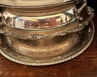 Serving pieces