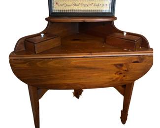 Leaf Table Desk 3 Legged
