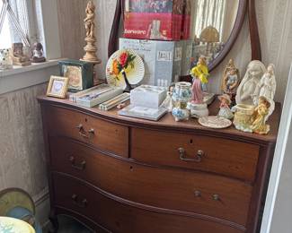 Beautiful vanity dresser