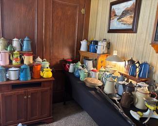 Enamel tea pot “cowboy coffee pots”
