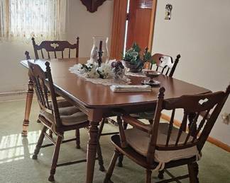Vintage Colonial Revival-Style Wood Dining Set.  Set includes table, four chairs, and table leaf.