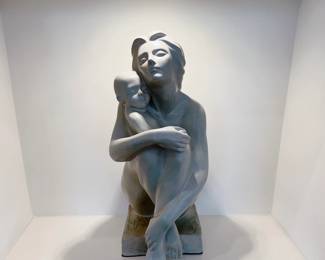 Art Sculpture Tender Mother and Child