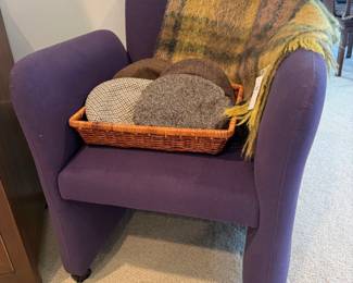 Accent Chairs 