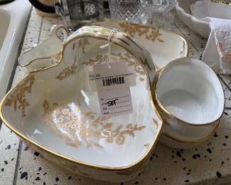 Hammersley Golden Tansy Strawberry Dish