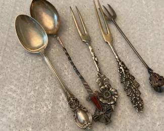 Vintage Sterling Silver Teaspoons And Hors Doeuvres Forks