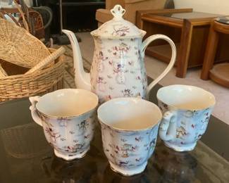 Gracie China by Coastline Imports Snowman Mug and Teapot Set