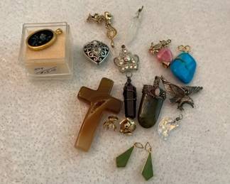 Mixed Pendants Of Stone And Metals