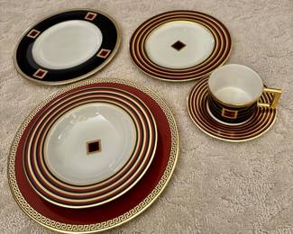 "273. Colin Cowie Lenox Dinnerware Set 2 Oval Serving Bowls 2 Serving Platters Cream & Sugar 2 Pair Salt and Pepper 14 Dinner Plates 12 Desert Plates 12 Soup Bowls 12 Salad Plates 12 Cups and Saucers 12 Bread Plates "