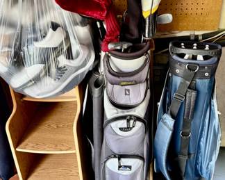 264. Golf Set