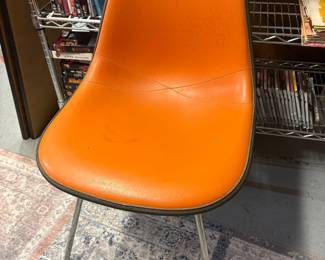 Vintage mid century modern side chair - Herman Miller style shell chair - we have 2
