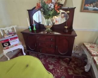 Buffet w/three drawers and two cabinets
