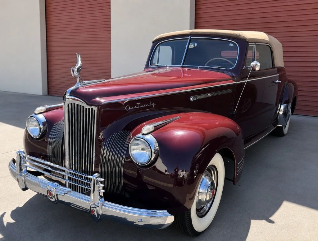 001 Lot 200 1941 Packard series OneTwenty Convertible Coupe