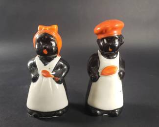 412 Lot 52 Pair of black Americana salt and pepper shakers