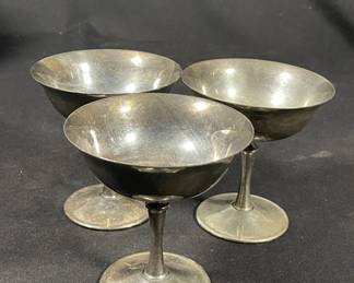 612 Lot 366h Lot of vintage silver plate champagne goblets